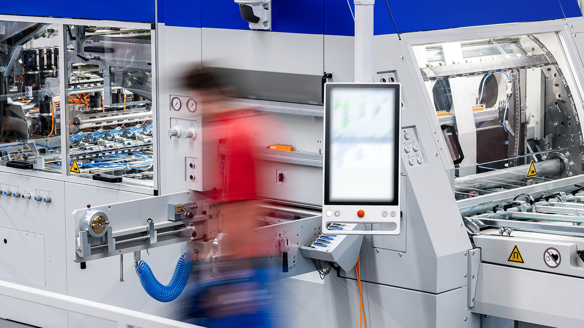 Work at a Gietz machine for hot foil stamping